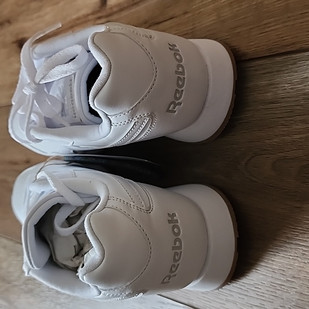 Reebok Classic Harman Run, Women's 8.5, White/Gum, Retro Sneaker, NWT - Picture 3 of 6